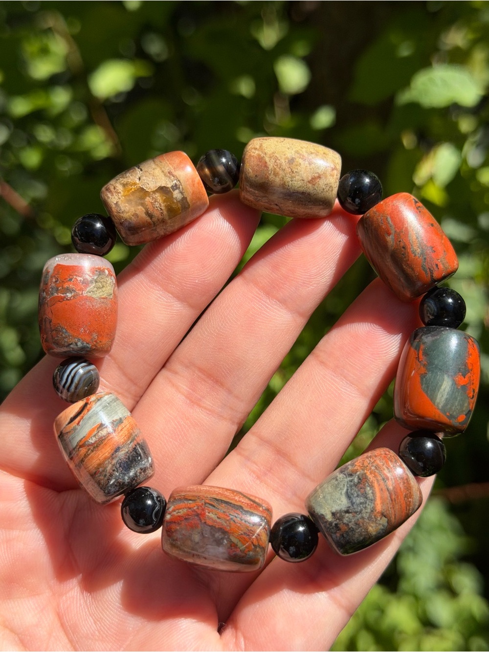 14mm Stretchable Barrel Red Japer Black Onyx Bracelet 1814